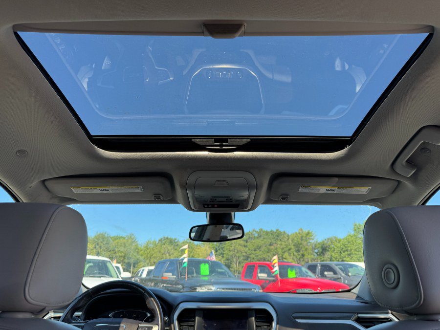 Used 2017 GMC Acadia SLT AWD/4WD image 23