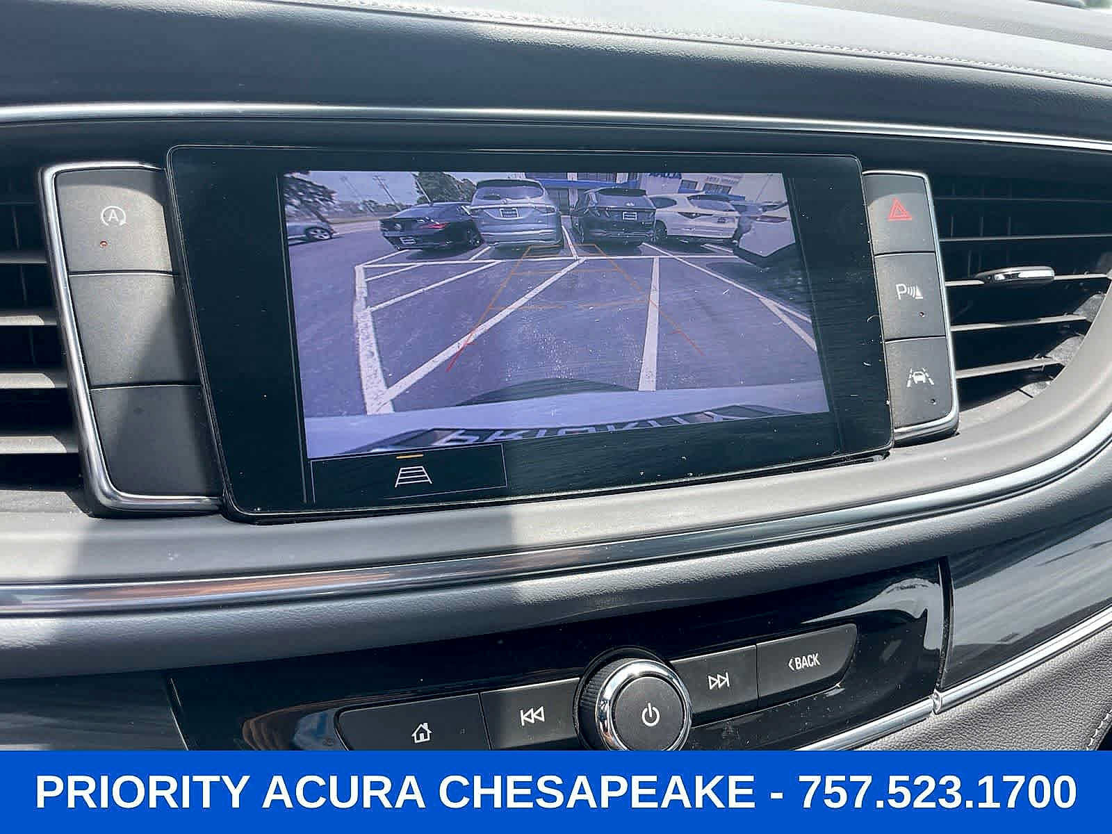 Used 2023 Buick Enclave Essence FWD image 17