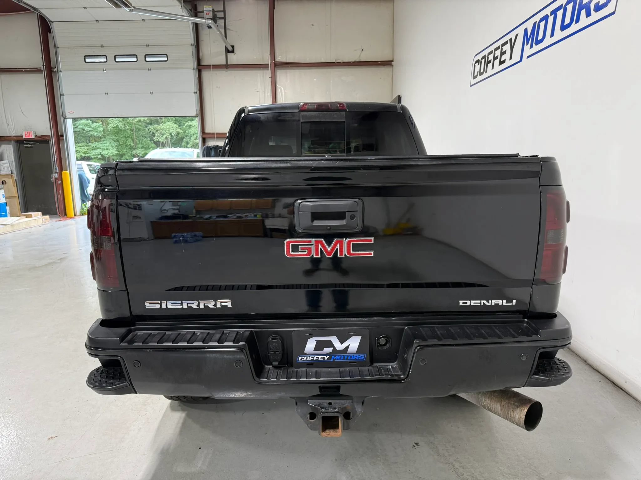 Used 2016 GMC Sierra 2500 Denali w/ Duramax Plus Package AWD/4WD image 5