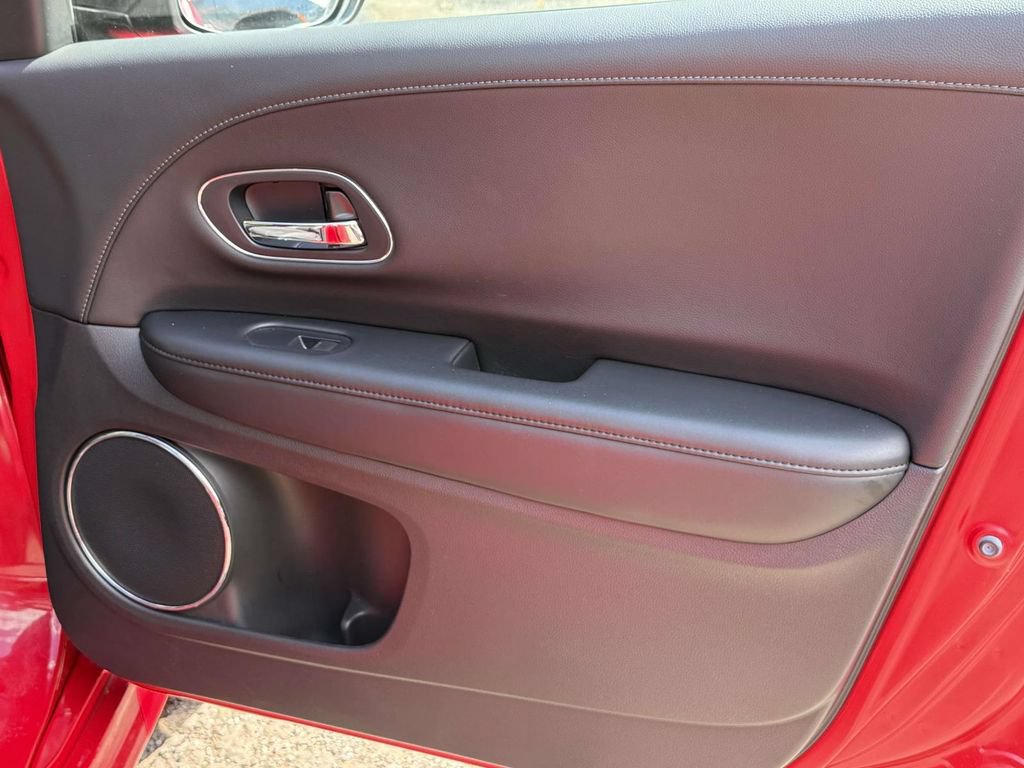 Used 2019 Honda HR-V Touring image 7