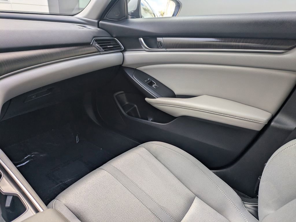 Used 2020 Honda Accord EX image 17