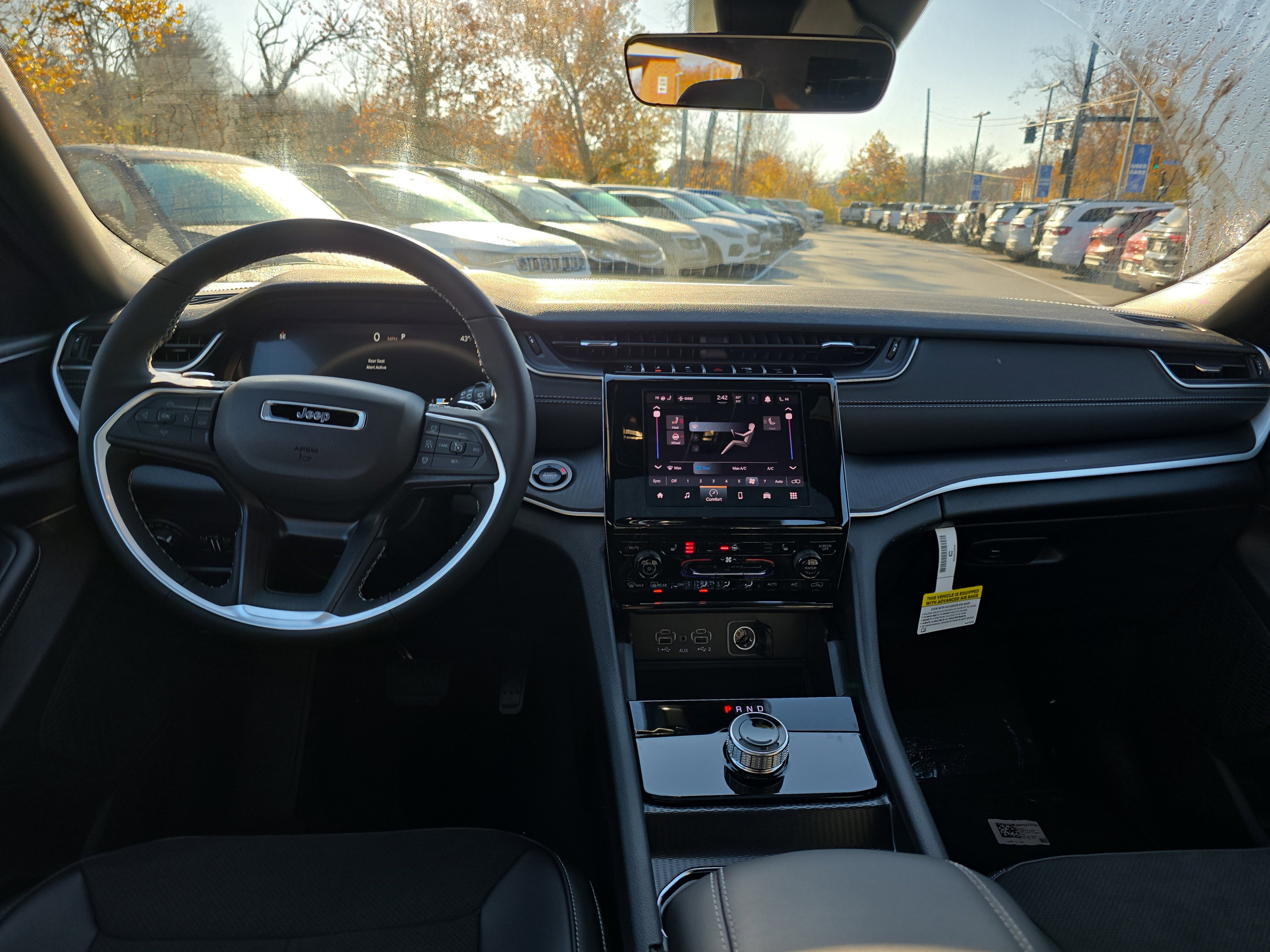 New 2025 Jeep Grand Cherokee Altitude image 15