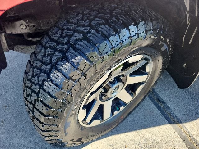 Used 2019 Toyota 4Runner TRD Off-Road AWD/4WD image 9