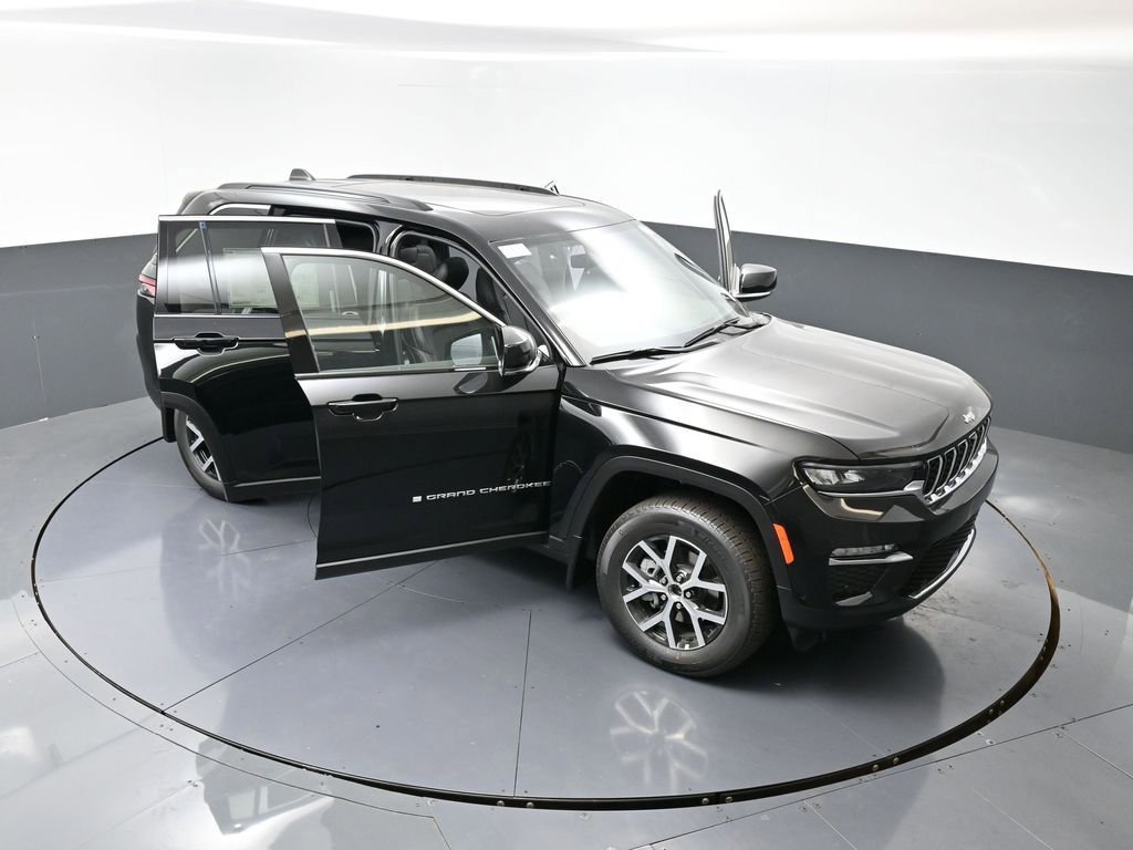 New 2025 Jeep Grand Cherokee Limited w/ Luxury Tech Group II image 44