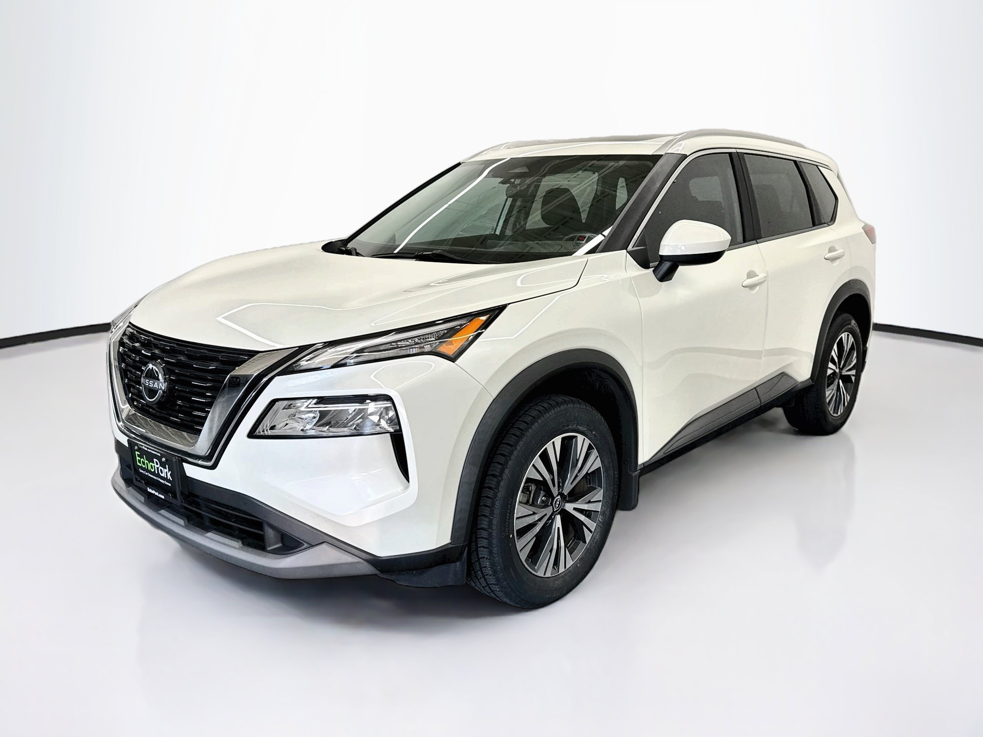 Used 2023 Nissan Rogue SV w/ SV Premium B Package FWD image 3