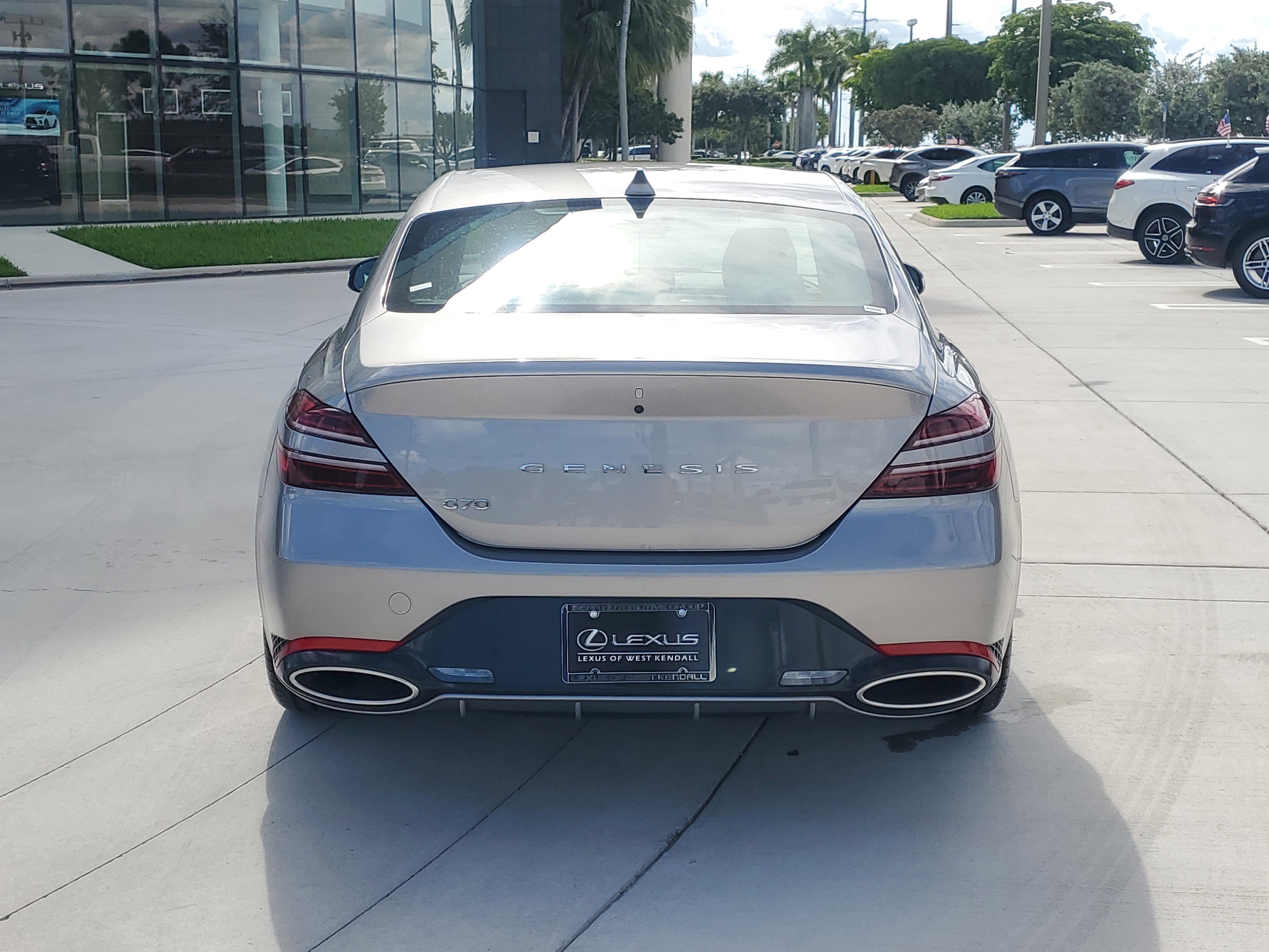 Used 2025 Genesis G70 2.5T image 10