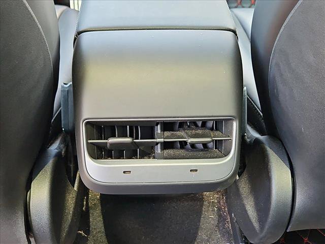 Used 2023 Tesla Model Y Performance AWD/4WD image 17