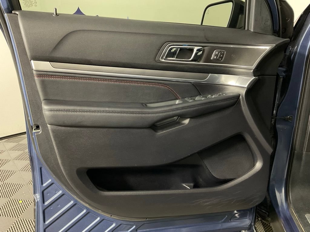 Used 2018 Ford Explorer Sport w/ Equipment Group 401A AWD/4WD image 12
