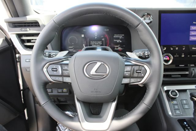 Certified 2025 Lexus GX 550 w/ Accessory Package (32) AWD/4WD image 16