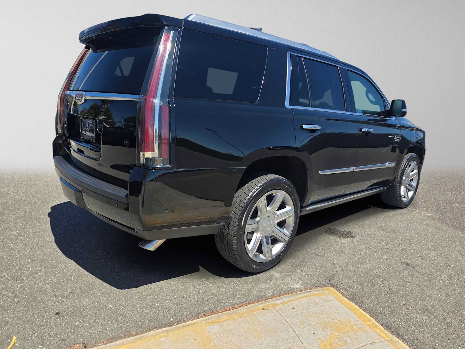 Used 2017 Cadillac Escalade Premium Luxury AWD/4WD image 3