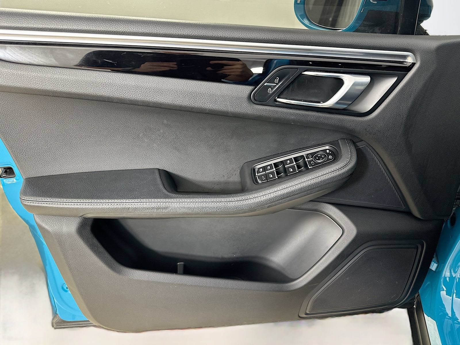 Used 2019 Porsche Macan AWD/4WD image 16