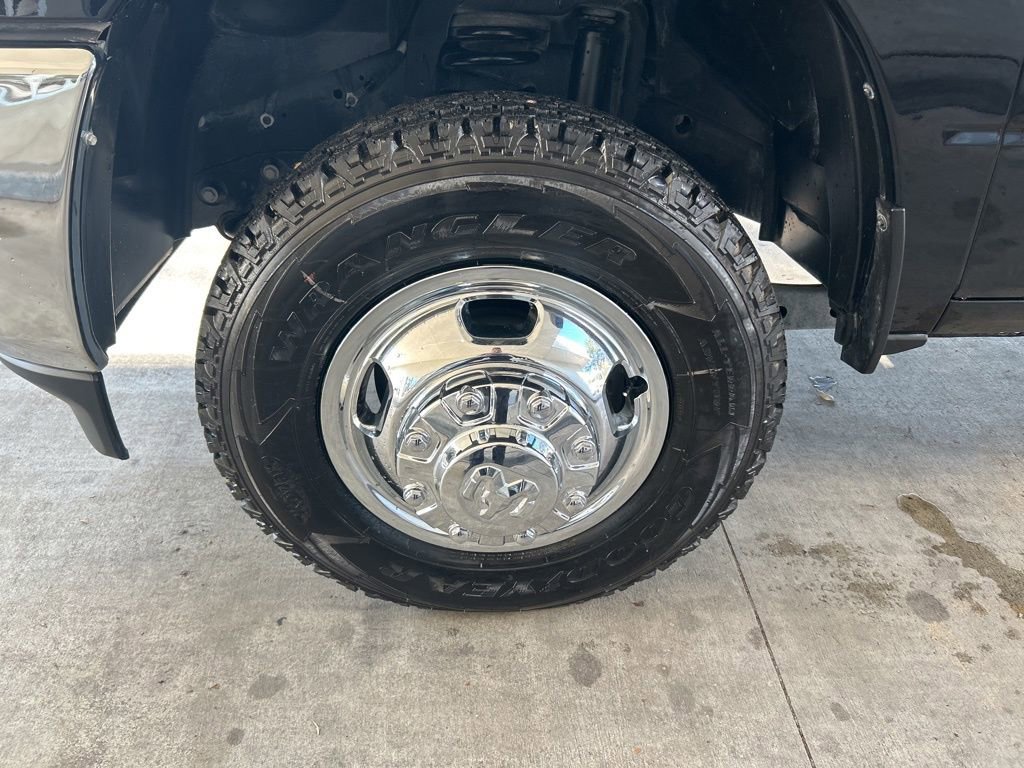 Used 2024 RAM 3500 Big Horn w/ Bed Utility Group image 11