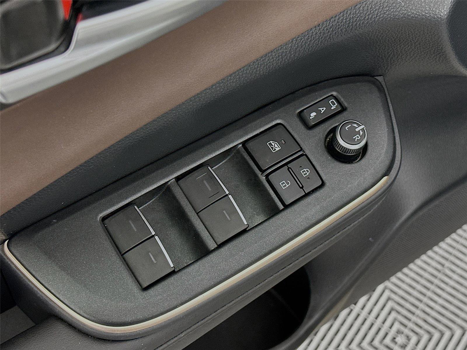 Certified 2023 Toyota Crown Limited image 21