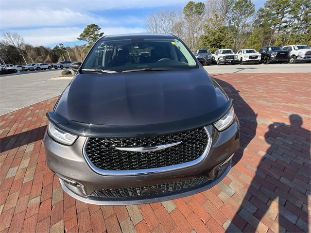 Used 2023 Chrysler Pacifica Touring-L image 25