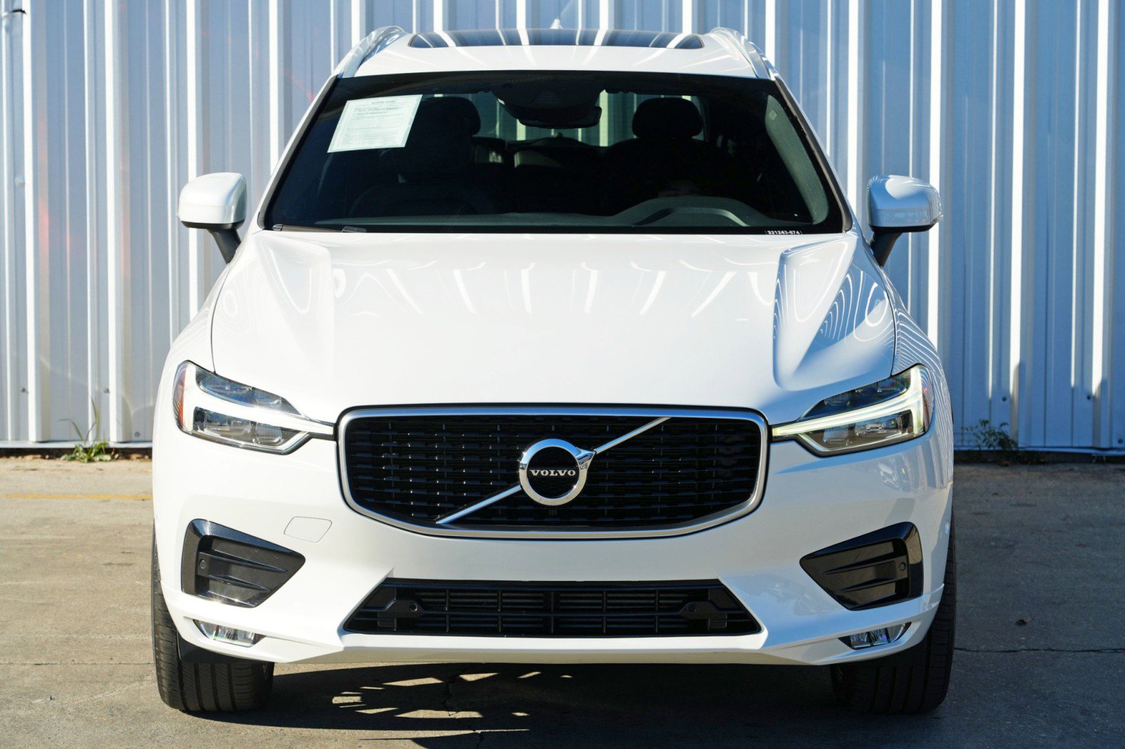 Used 2019 Volvo XC60 T5 R-Design w/ Protection Package image 45