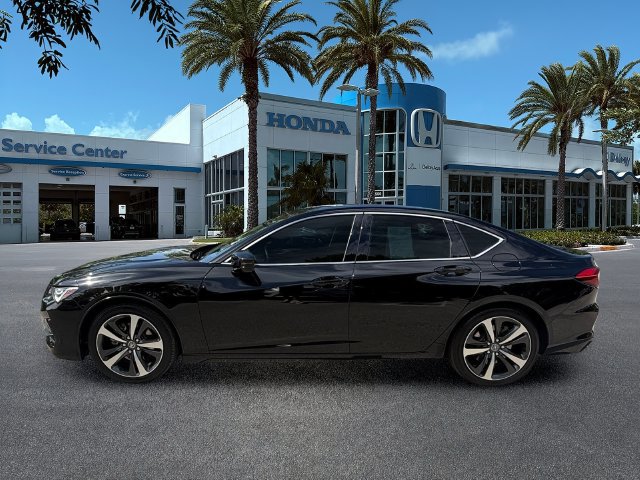 Used 2025 Acura TLX w/ Technology Package FWD image 5