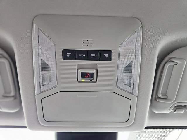 Used 2025 Toyota RAV4 XLE FWD image 27
