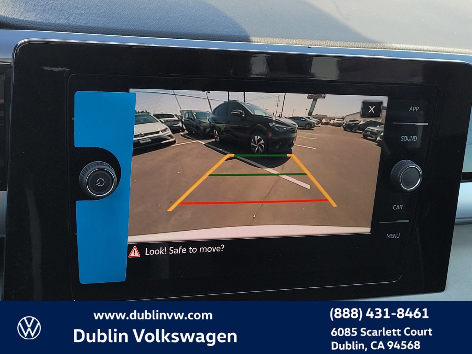 New 2025 Volkswagen Taos SE image 17