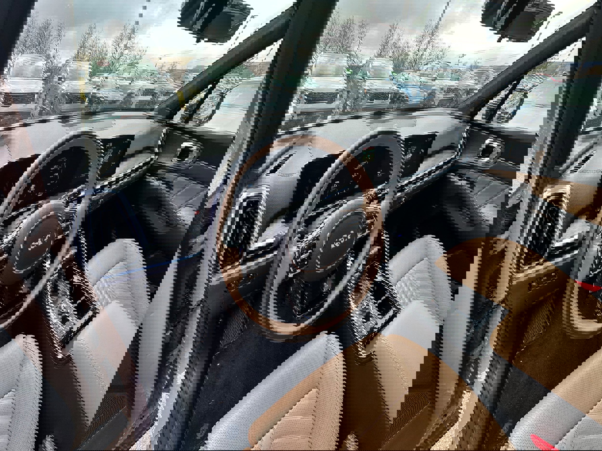 Used 2025 Kia Sorento SX Prestige w/ Olive Brown Leather Package image 45