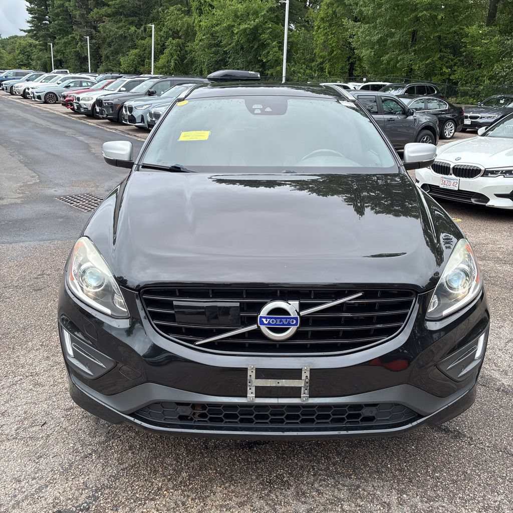Used 2017 Volvo XC60 T6 R-Design w/ Climate Package AWD/4WD image 8