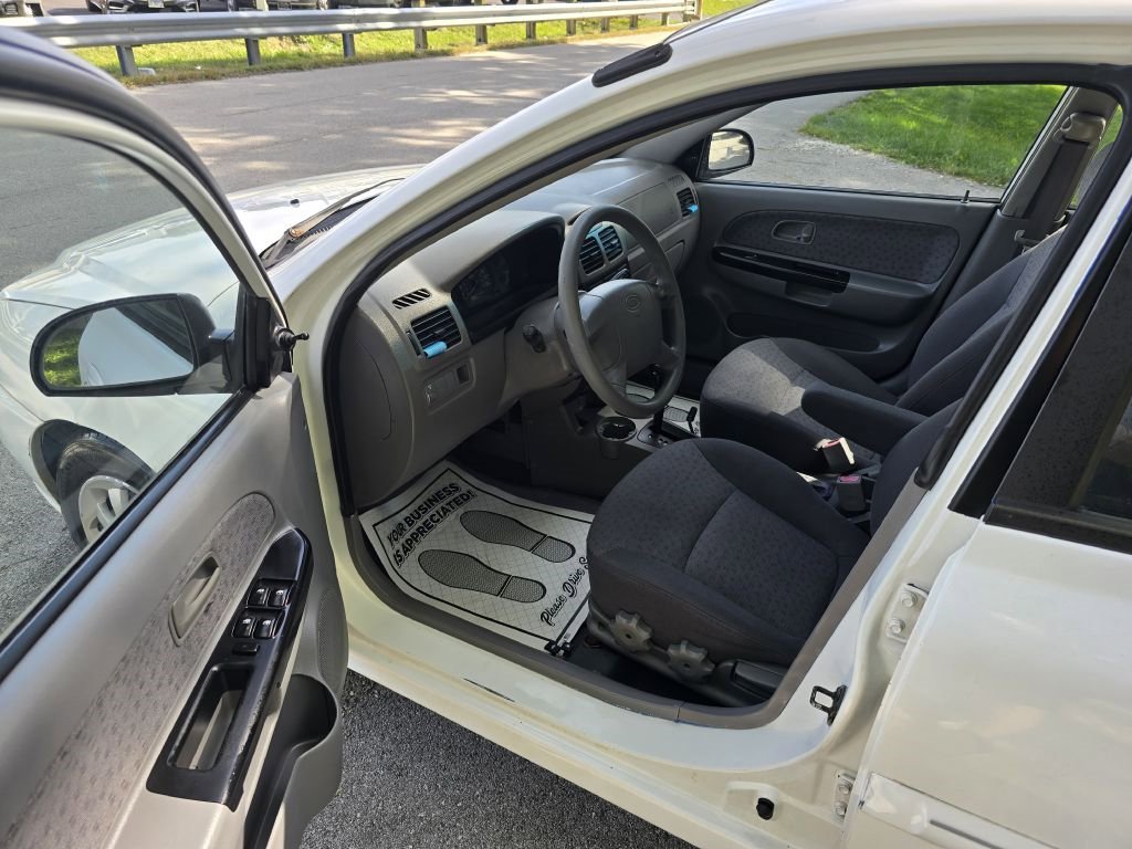 Used 2005 Kia Rio Sedan image 9