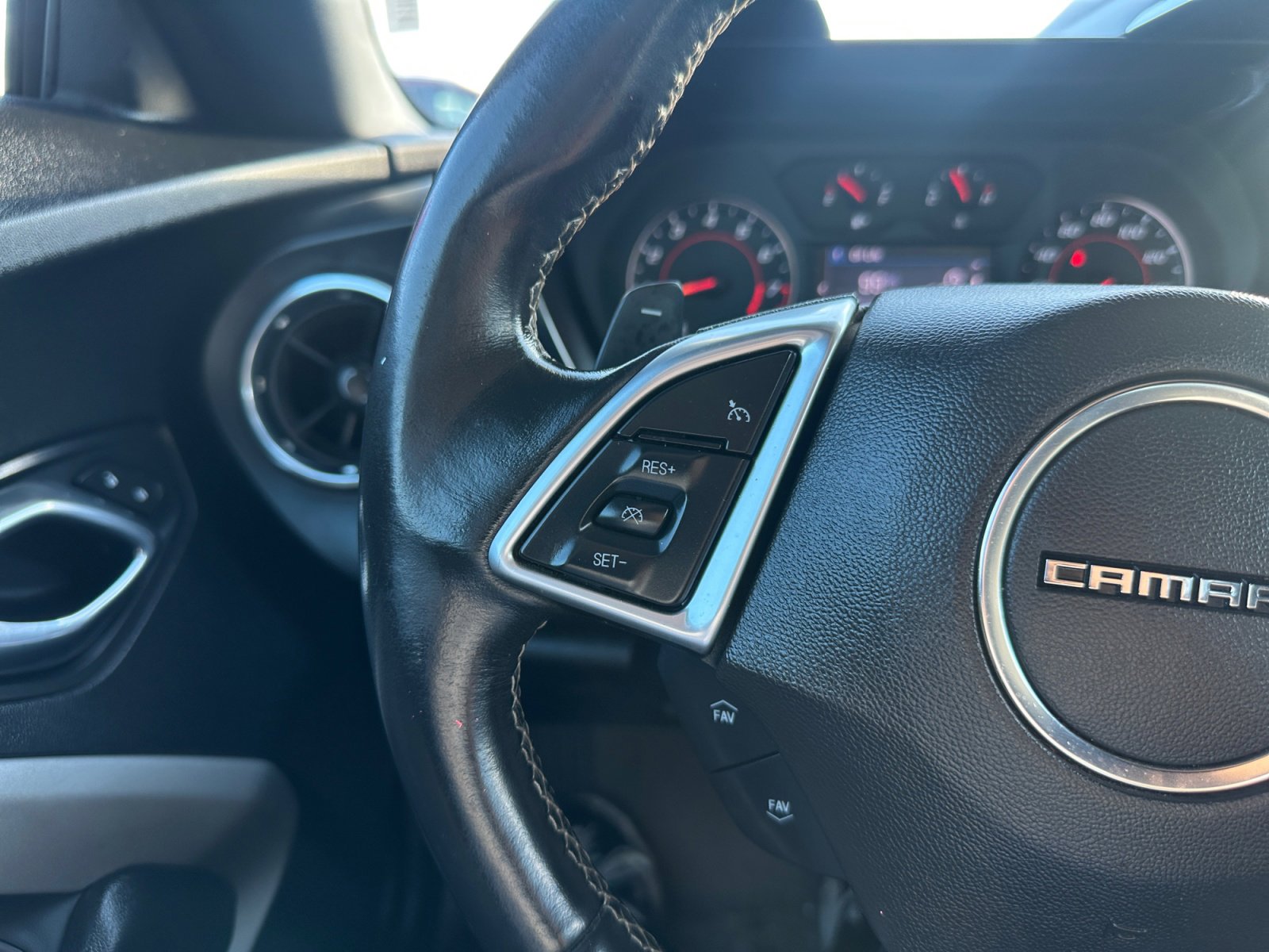 Used 2020 Chevrolet Camaro LT image 18