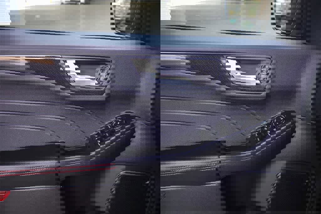 Used 2024 Ford Escape ST-Line w/ Cold Weather Package image 21