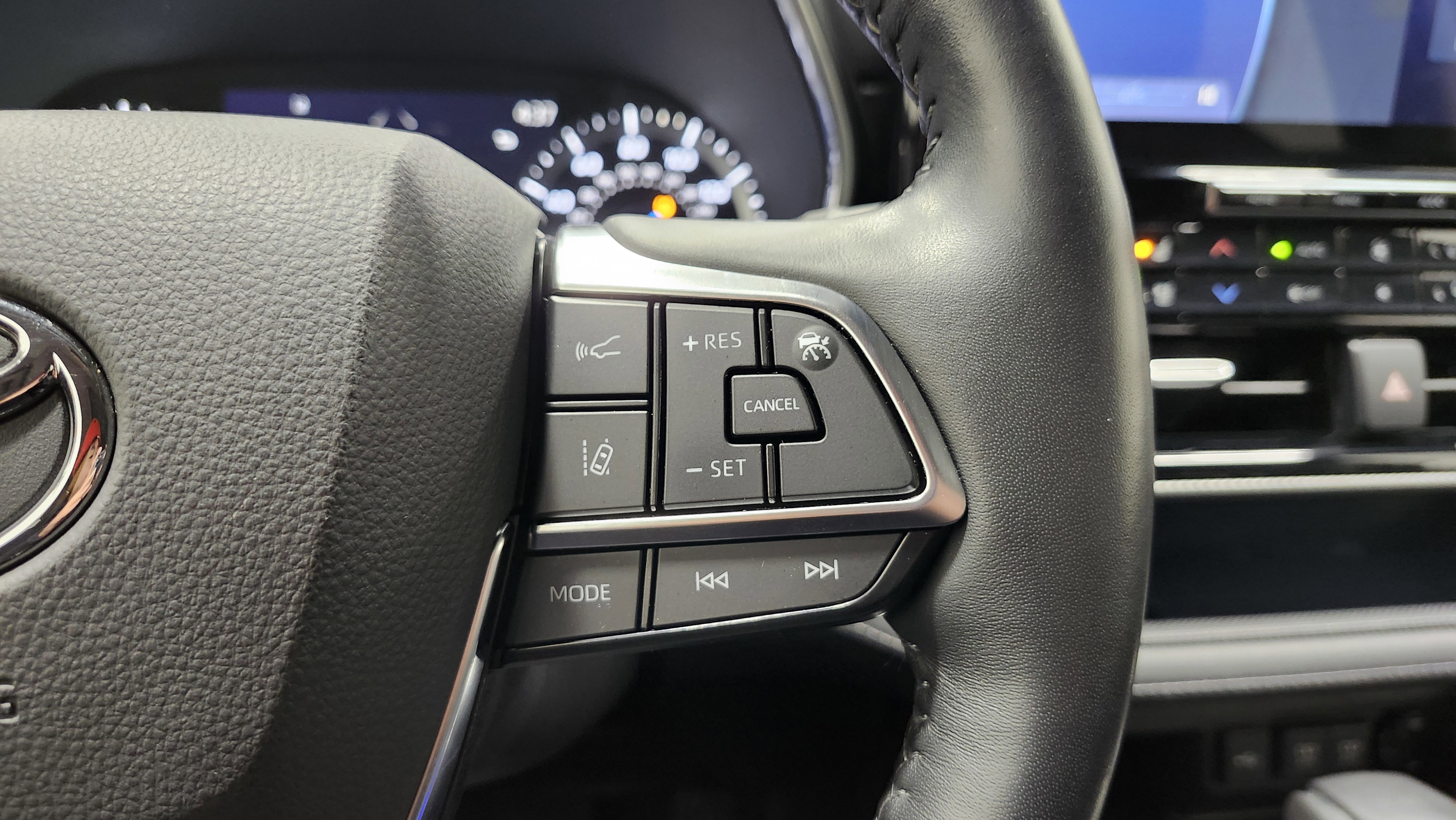 Used 2021 Toyota Highlander Platinum image 40