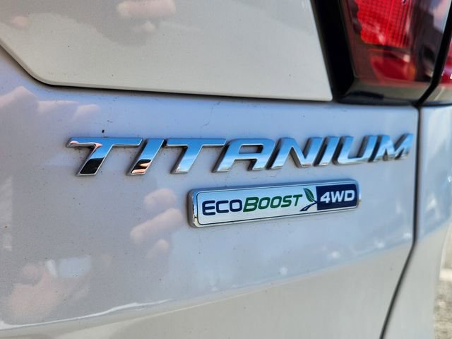 Used 2019 Ford Escape Titanium image 17