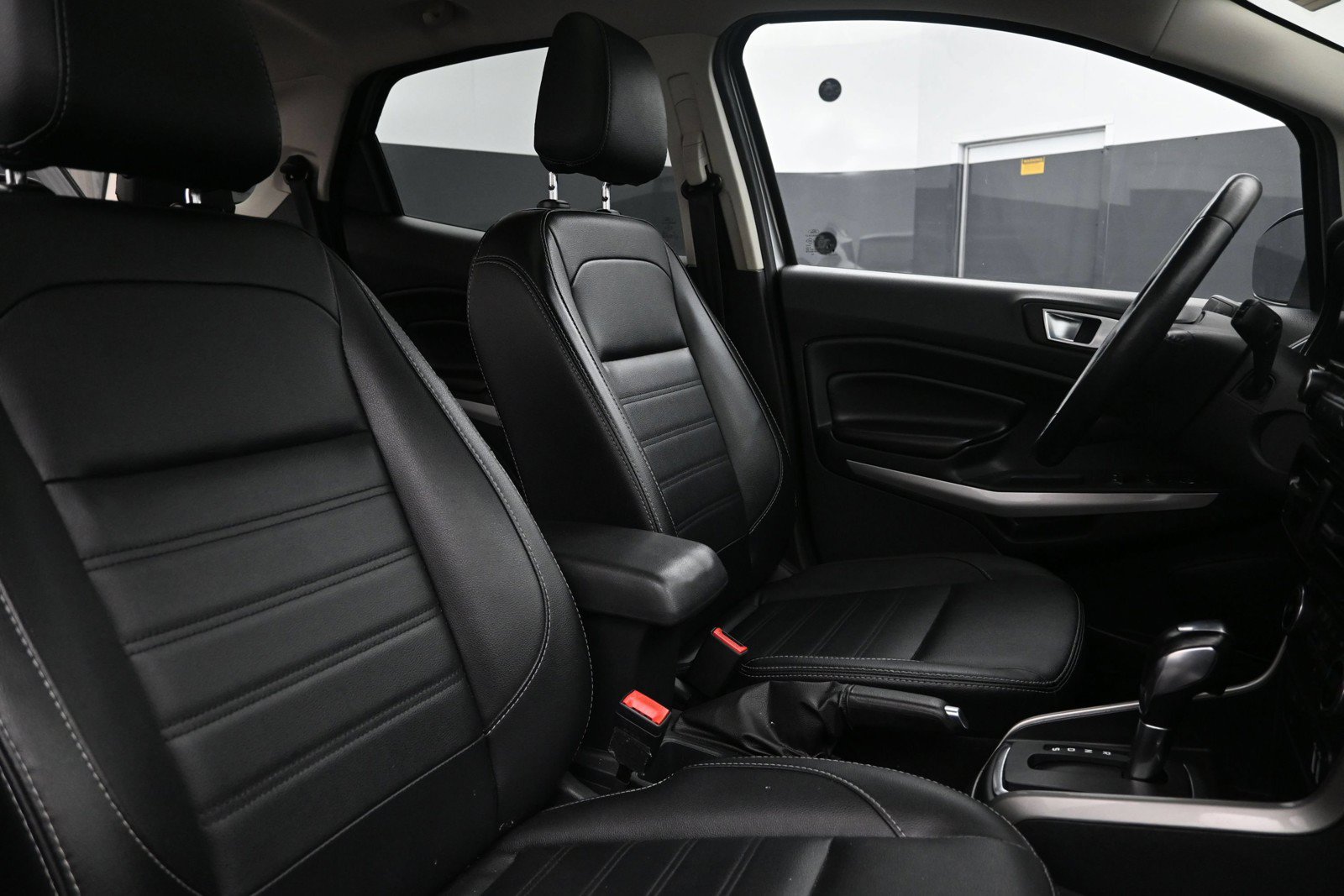 Used 2021 Ford EcoSport Titanium FWD image 26