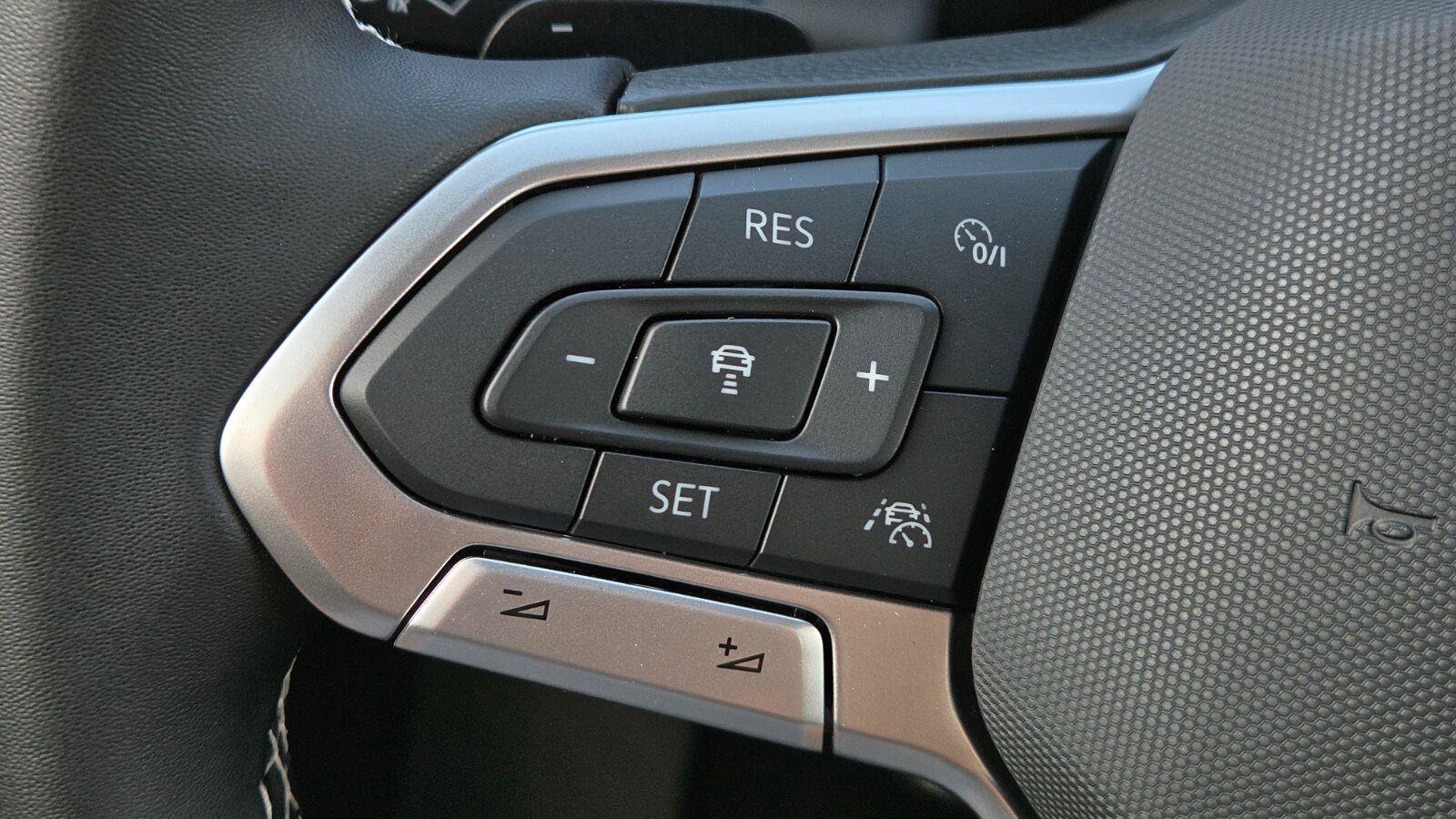 New 2026 Volkswagen Atlas Cross Sport SE AWD/4WD image 26