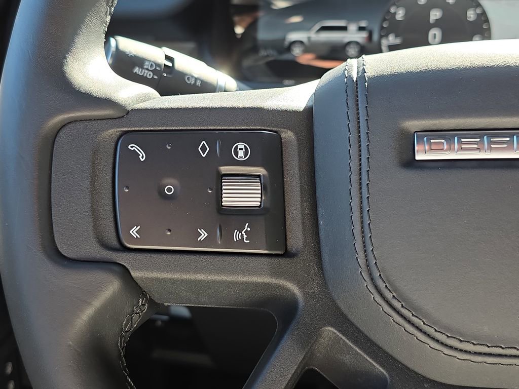 Used 2025 Land Rover Defender 110 X AWD/4WD image 16