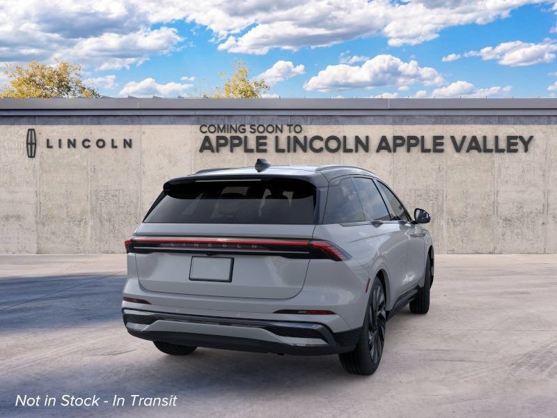 New 2026 Lincoln Nautilus Reserve w/ Jet Appearance Package AWD/4WD image 9