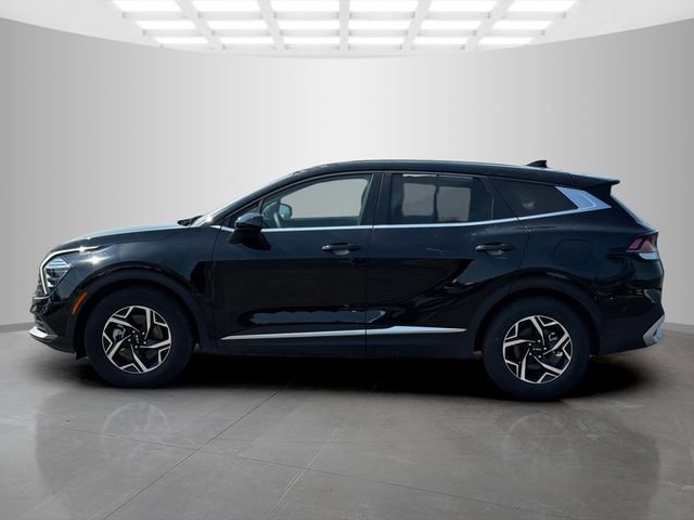Used 2025 Kia Sportage LX FWD image 4