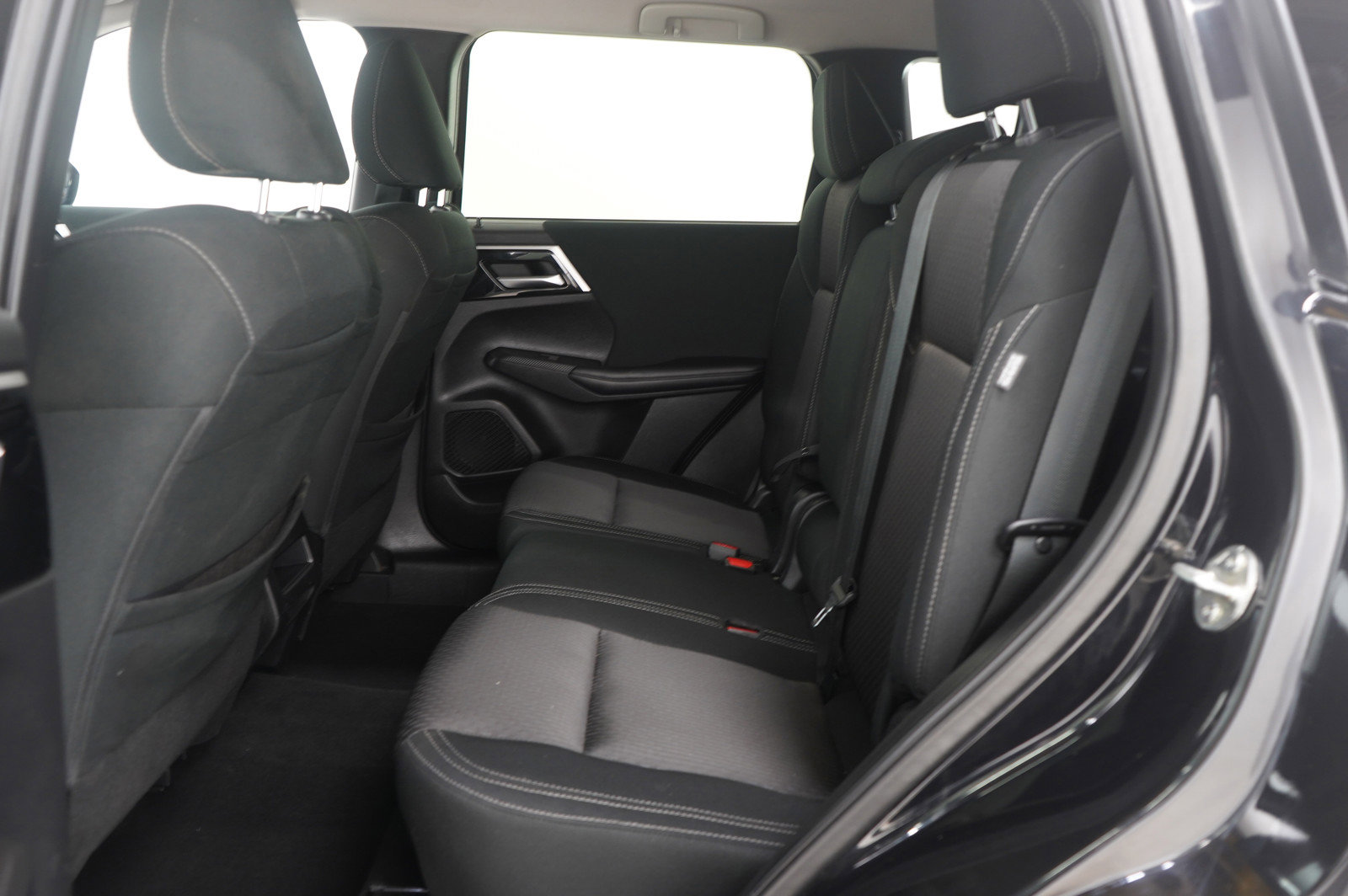 Used 2024 Mitsubishi Outlander ES image 21