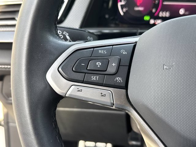 Used 2024 Volkswagen Atlas Cross Sport SEL R-Line AWD/4WD image 25