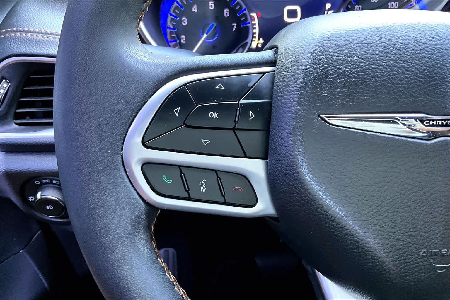 Used 2022 Chrysler Pacifica Pinnacle AWD/4WD image 22