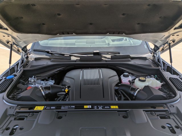 New 2025 Land Rover Range Rover SE image 17