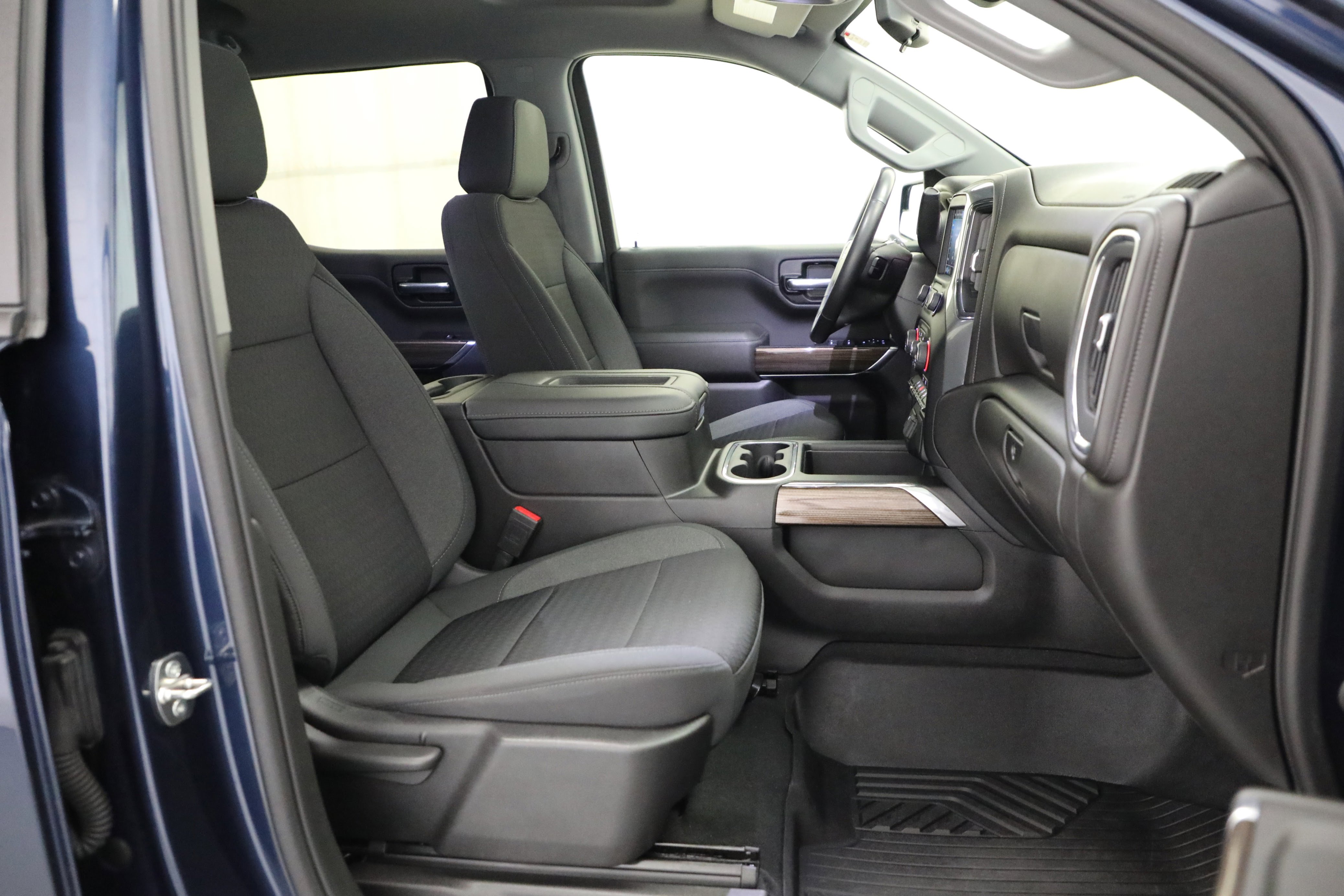 Used 2022 Chevrolet Silverado 1500 RST image 9