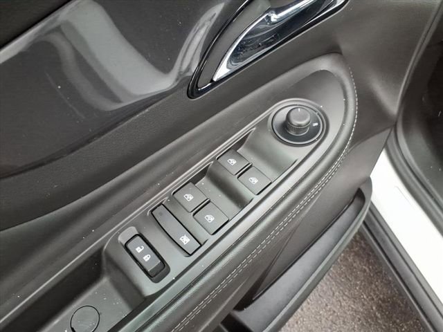 Used 2022 Buick Encore Preferred w/ Safety Package image 27