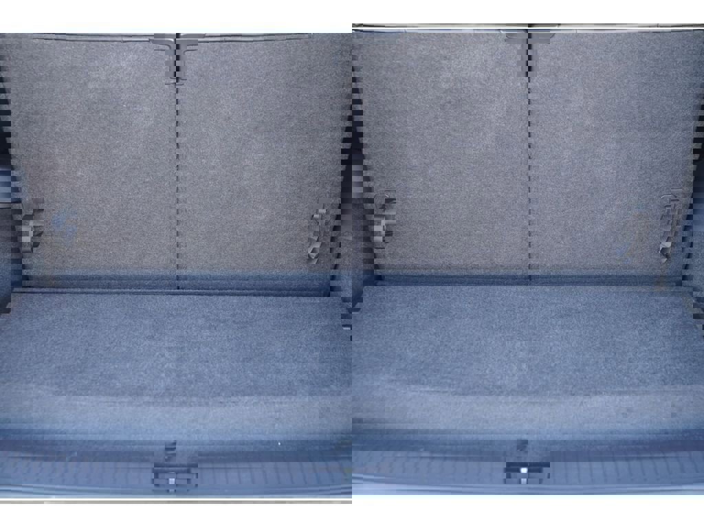 Used 2019 Volkswagen Tiguan SEL Premium w/ 3rd Row Seat Package image 12