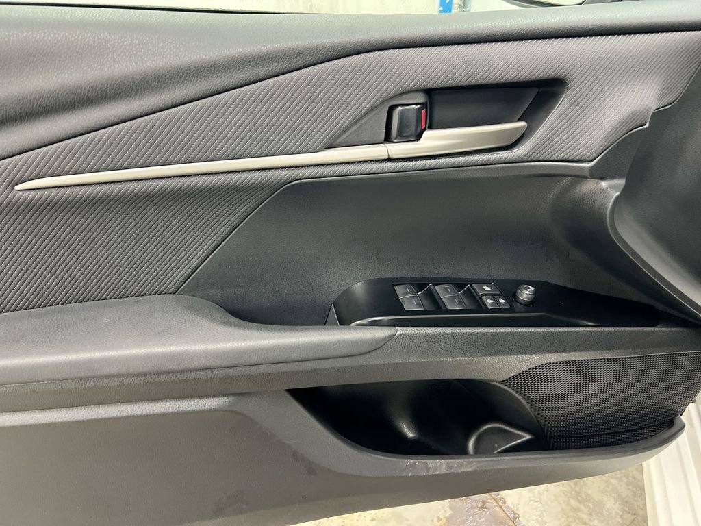 Used 2025 Toyota Camry SE image 20