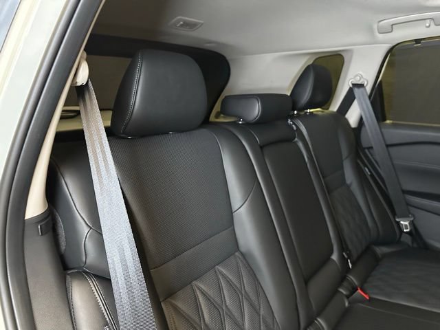 Used 2026 Nissan Rogue Platinum w/ Platinum Premium Package AWD/4WD image 19