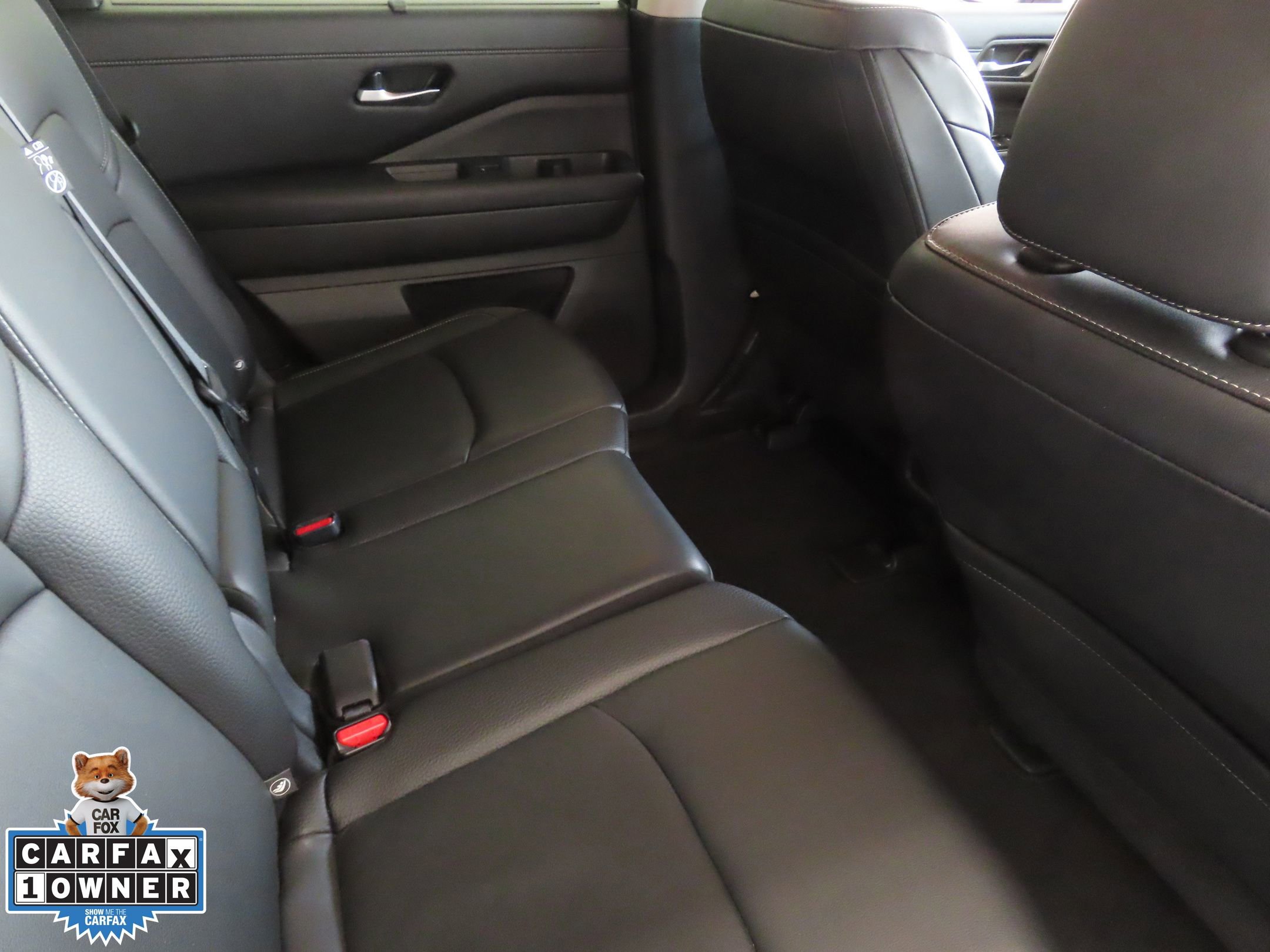 Used 2025 Nissan Pathfinder SL image 27