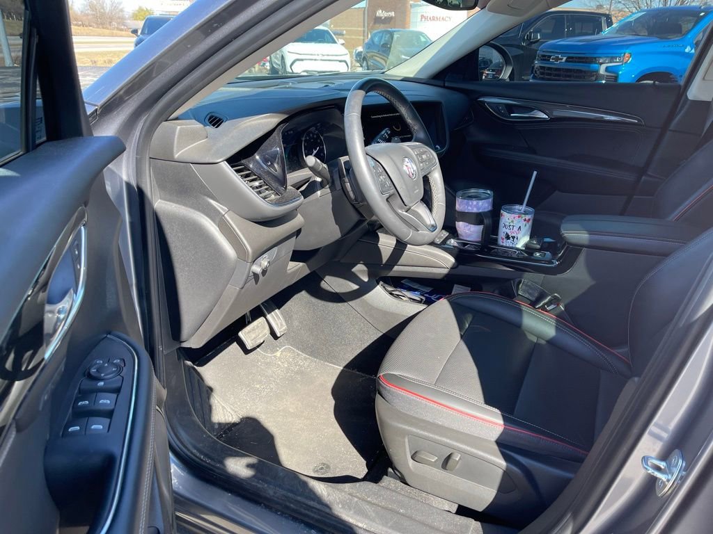 Used 2022 Buick Envision Essence w/ Sport Touring Package image 5