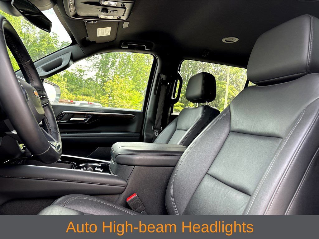 Used 2025 Chevrolet Suburban LT AWD/4WD image 14