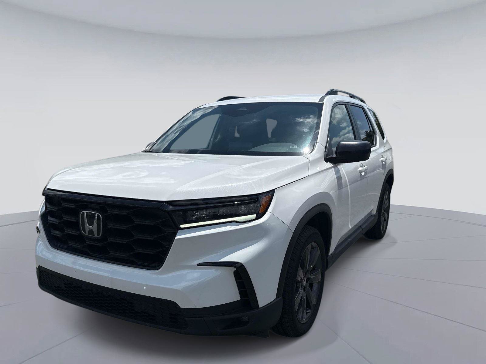 Certified 2025 Honda Pilot Sport image 8