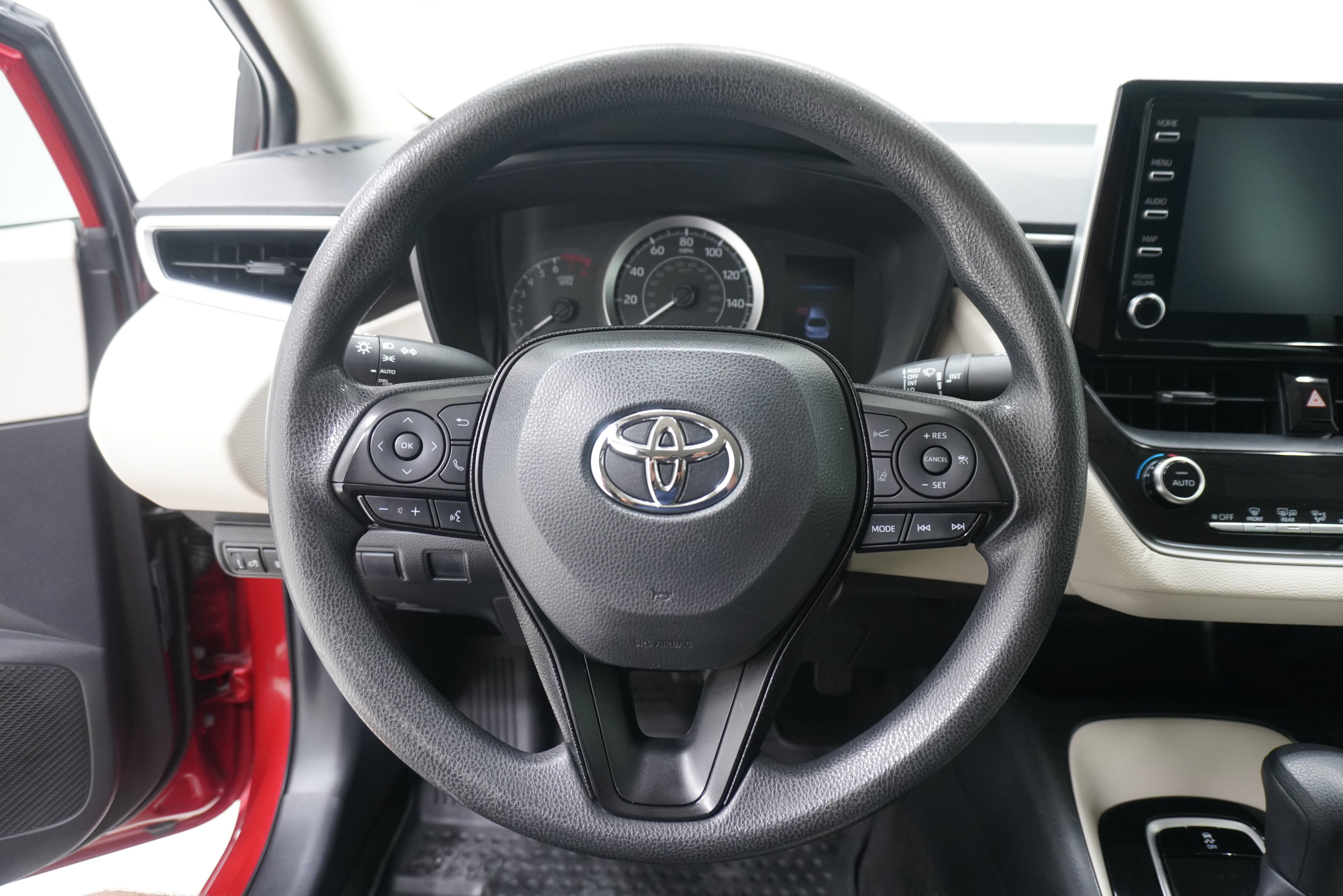 Used 2020 Toyota Corolla LE FWD image 15