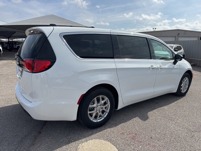 New 2026 Chrysler Voyager LX image 6