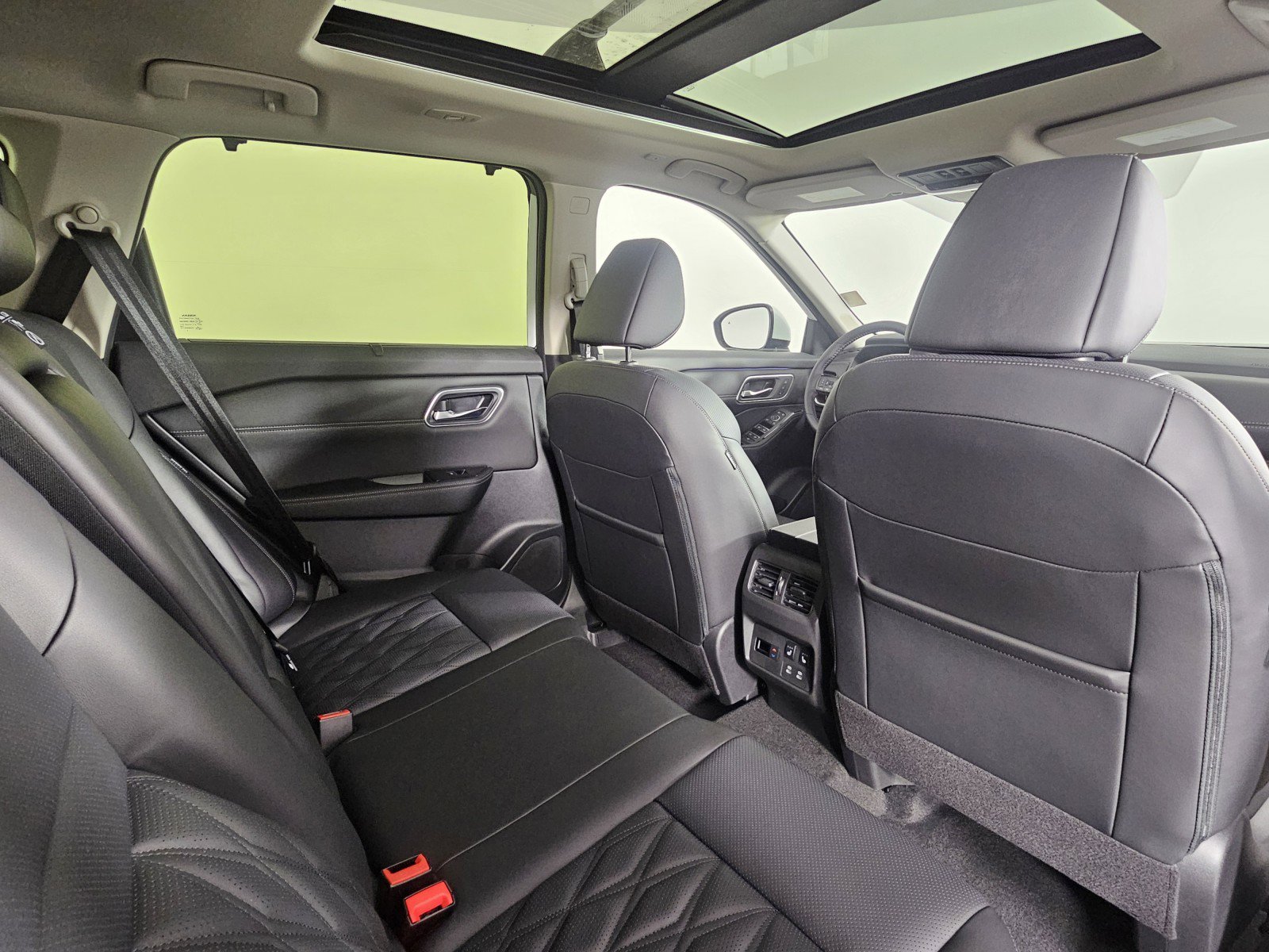 New 2026 Nissan Rogue Platinum image 17